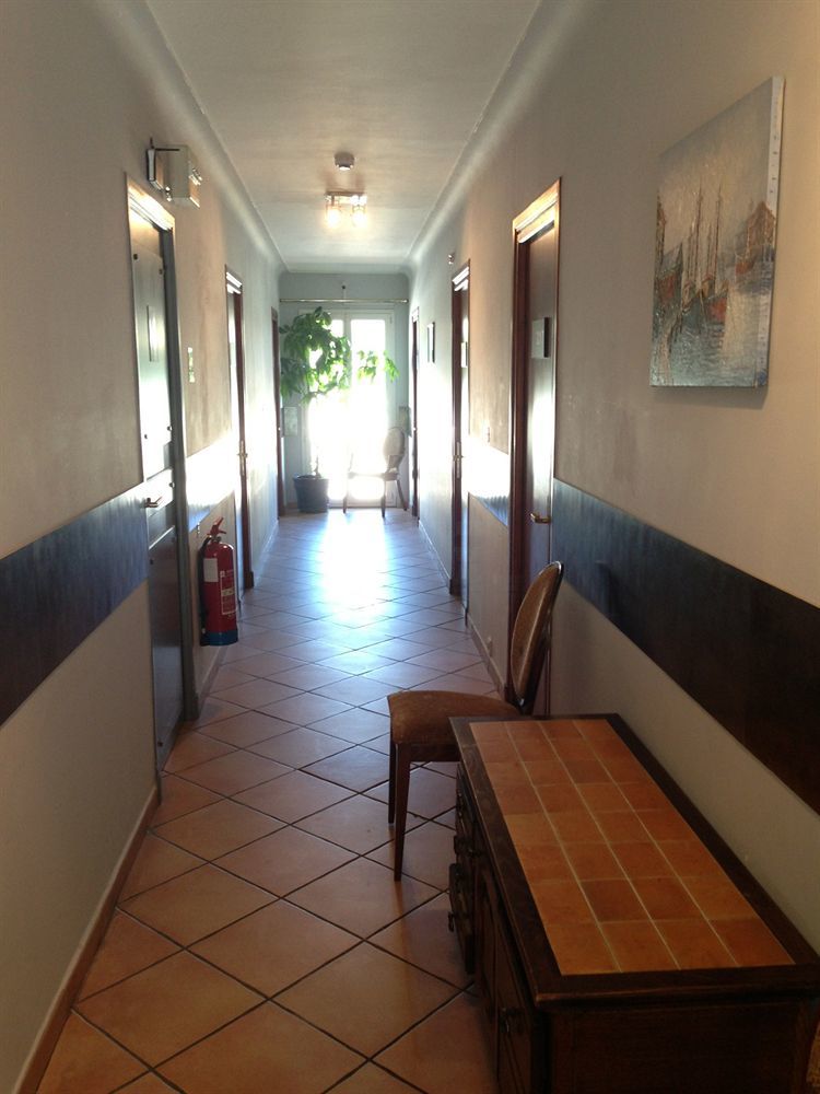 Albergo Hotel Saint-Laurent-du-Var Exterior photo